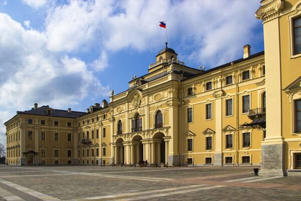 Konstantinovsky Palace