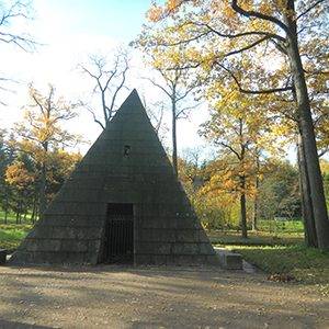 Pyramid in Catherine park