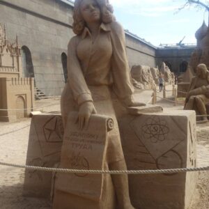sand sculpture of woman