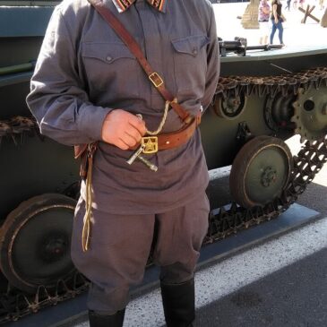 Tanks on the Palace square